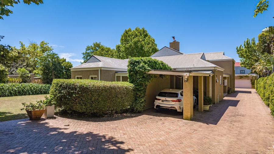 5 Bedroom Property for Sale in Constantia Western Cape